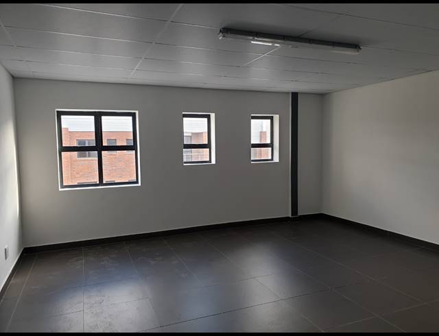 1,080M² WAREHOUSE TO LET IN KILLARNEY GARDENS